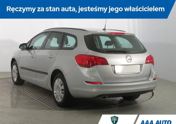 Opel Astra cena 26000 przebieg: 175943, rok produkcji 2011 z Poznań małe 172